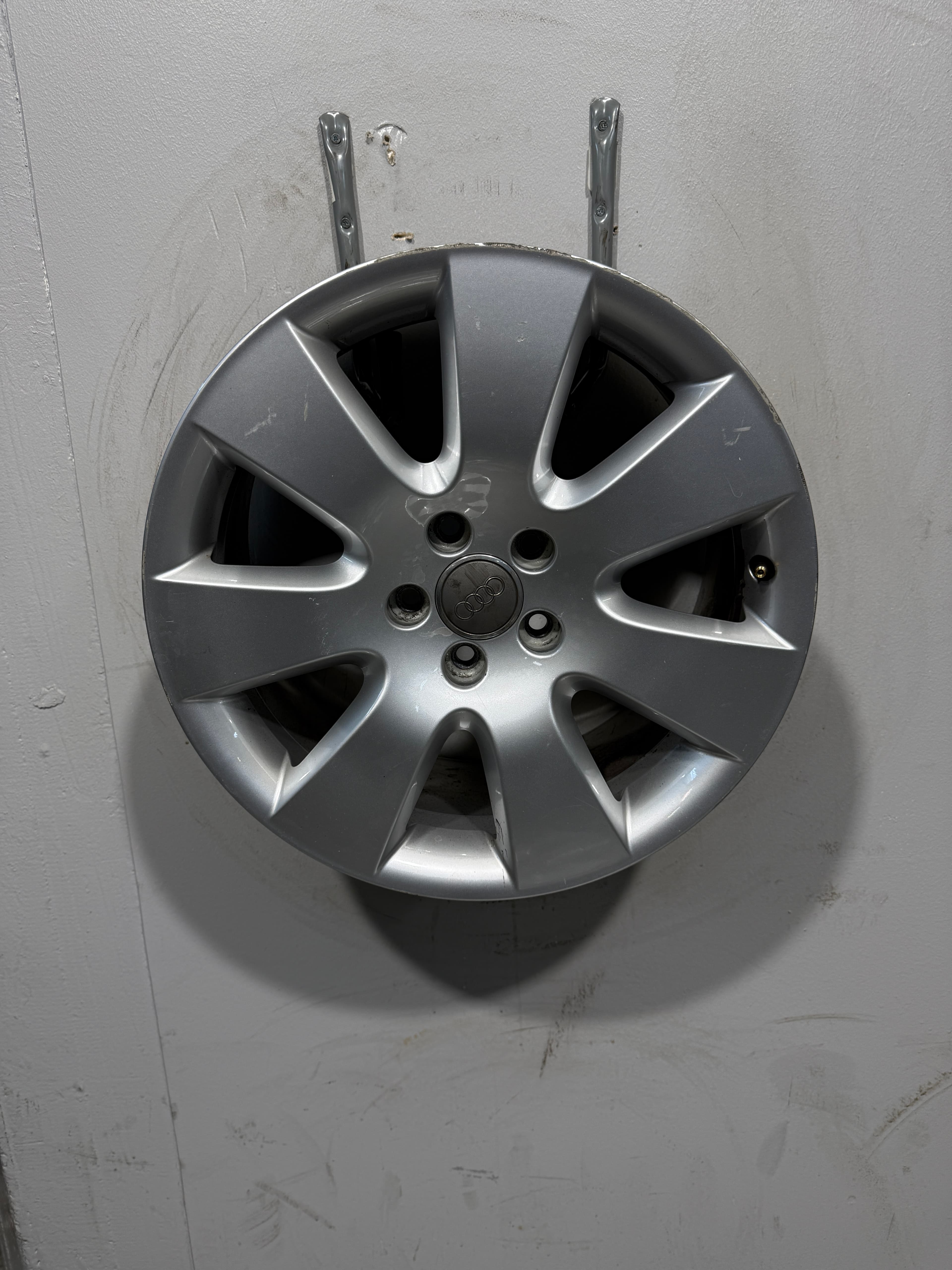 Second-hand rim from AUDI
