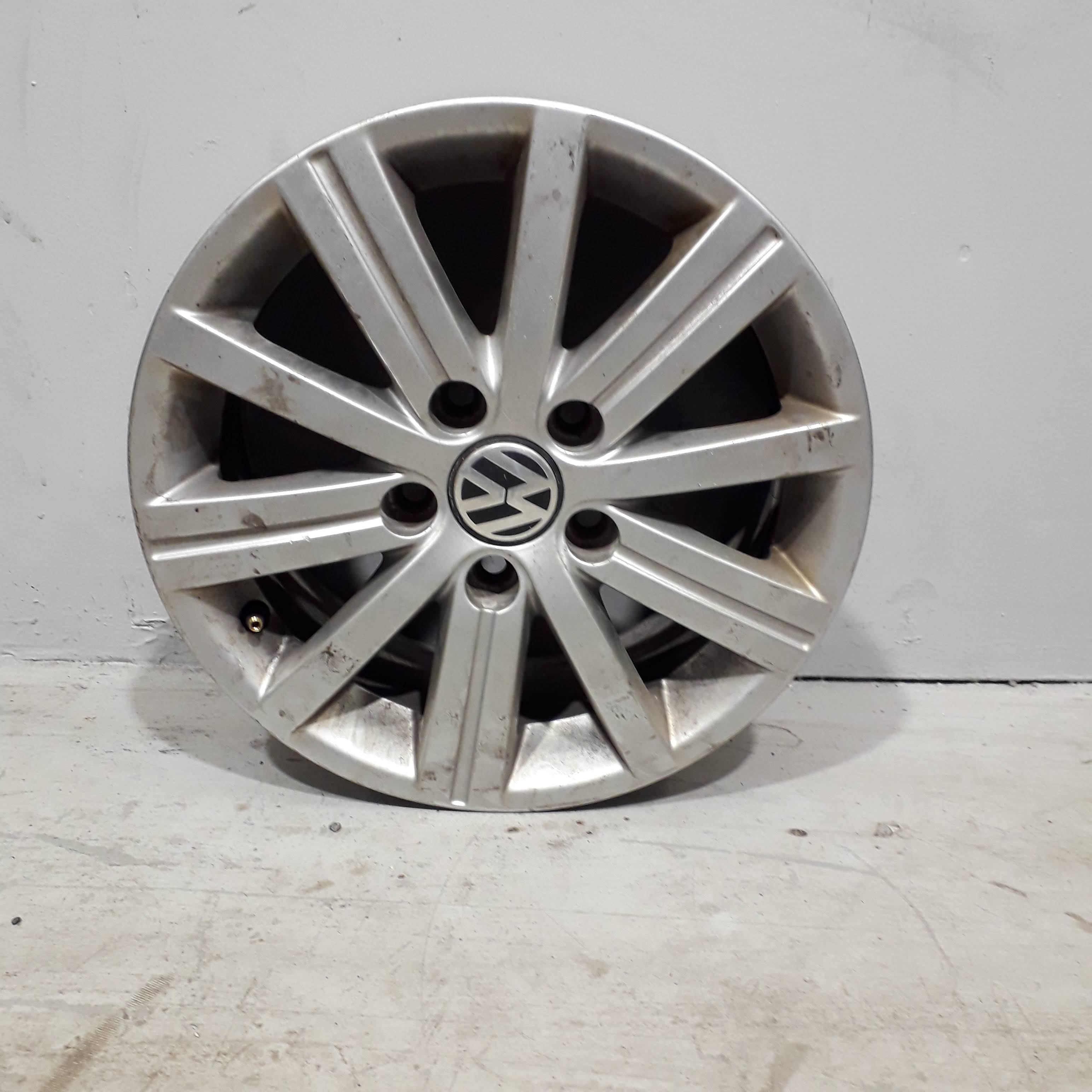 Second-hand rim from VOLKSWAGEN