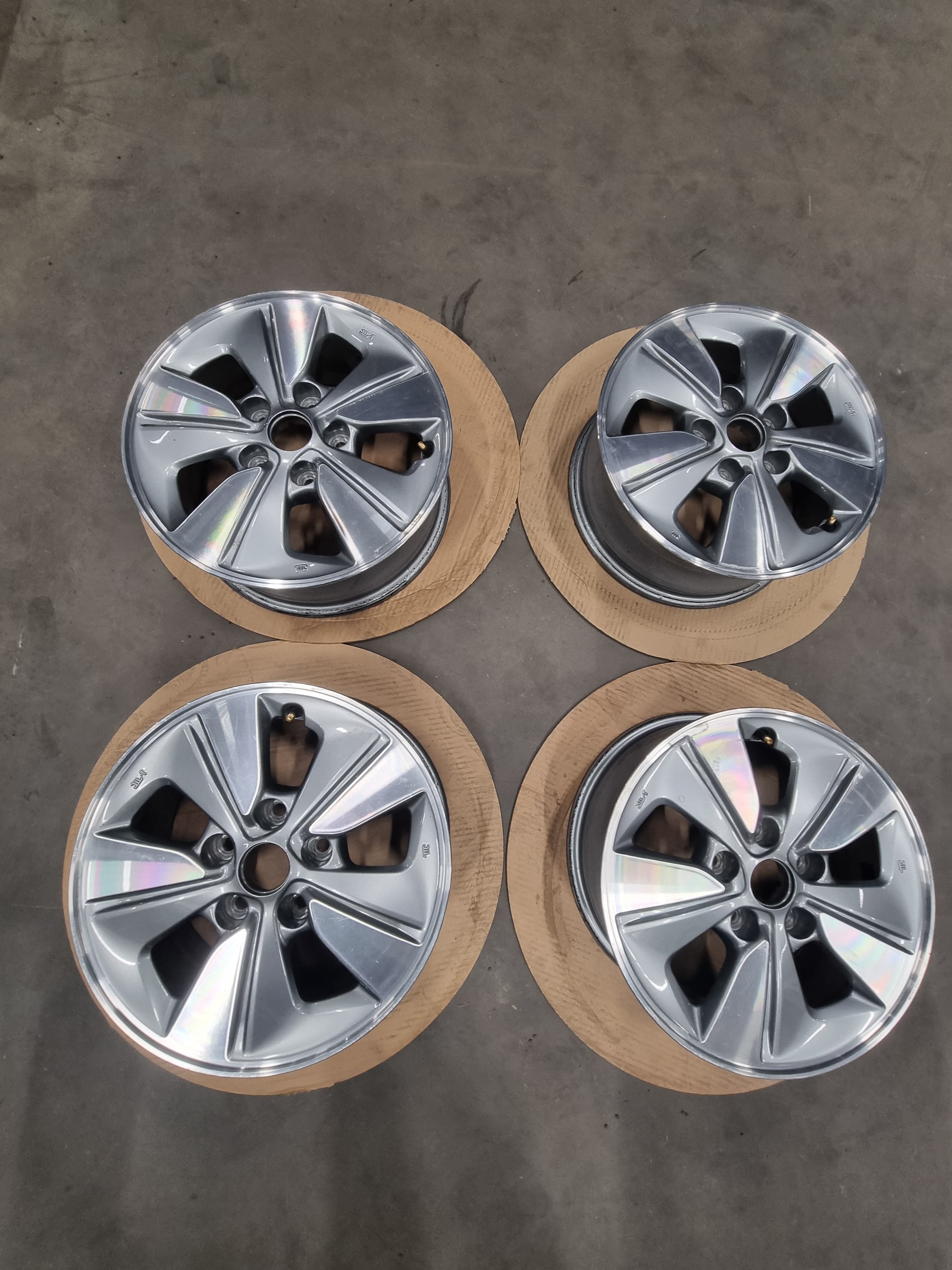 Second-hand rim from NISSAN