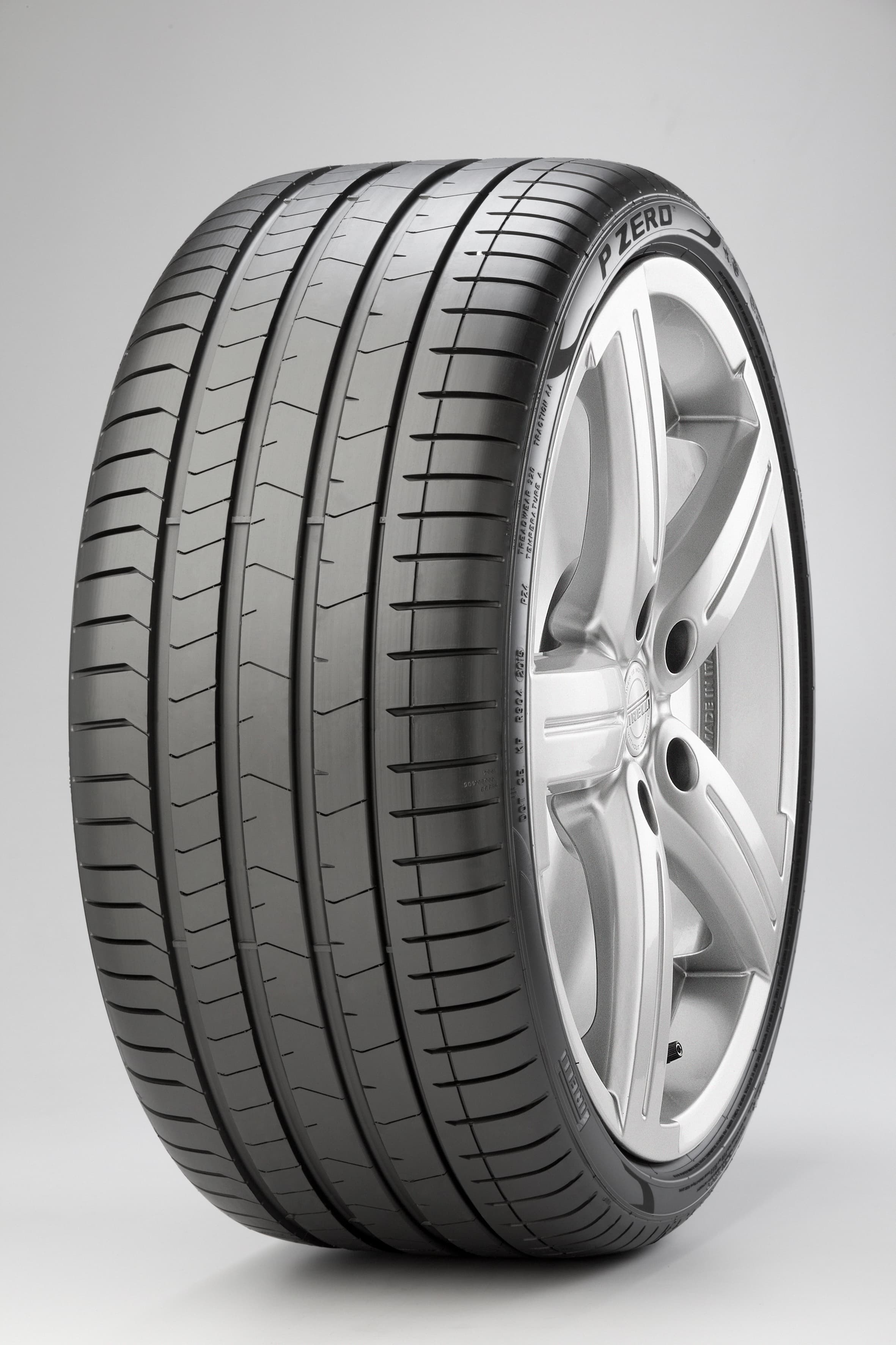 PIRELLI P-Zero