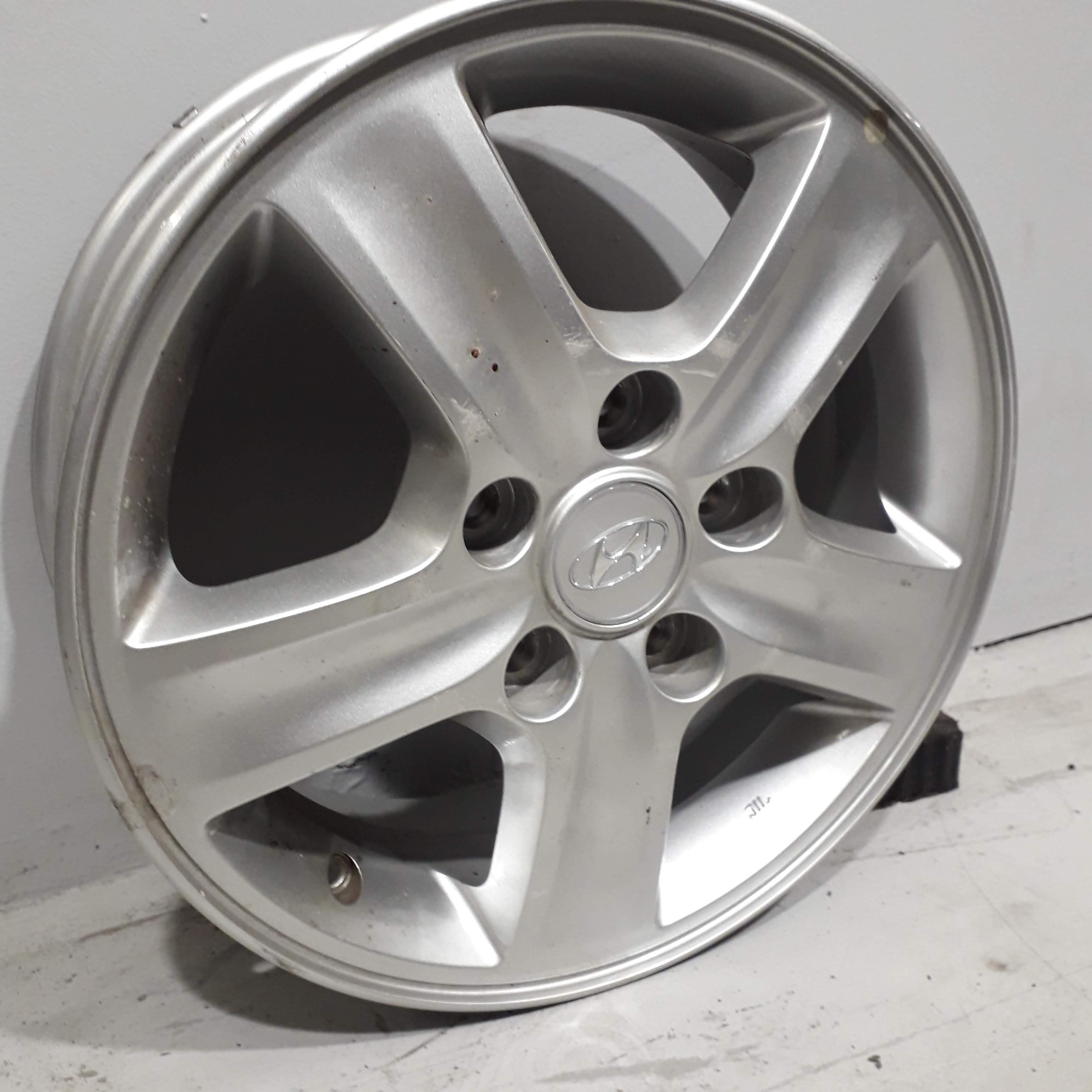 Second-hand rim from HYUNDAI