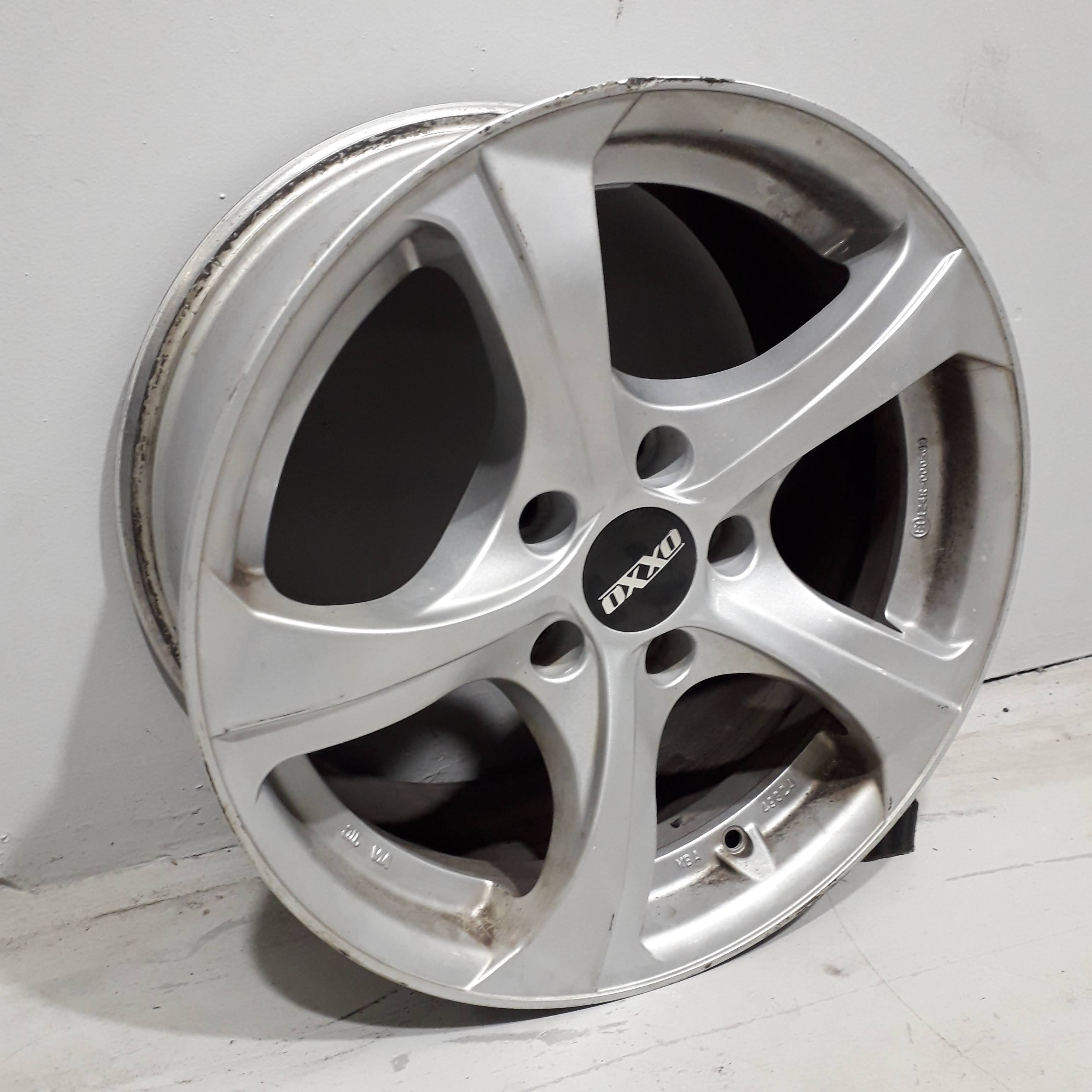 Second-hand rim from OXXO